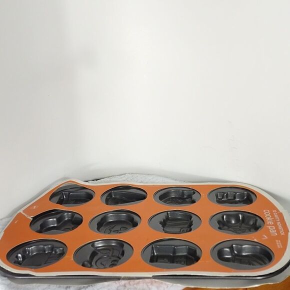 Wilton Halloween 12 Cavity Nonstick Cookie Pan - Picture 2 of 3